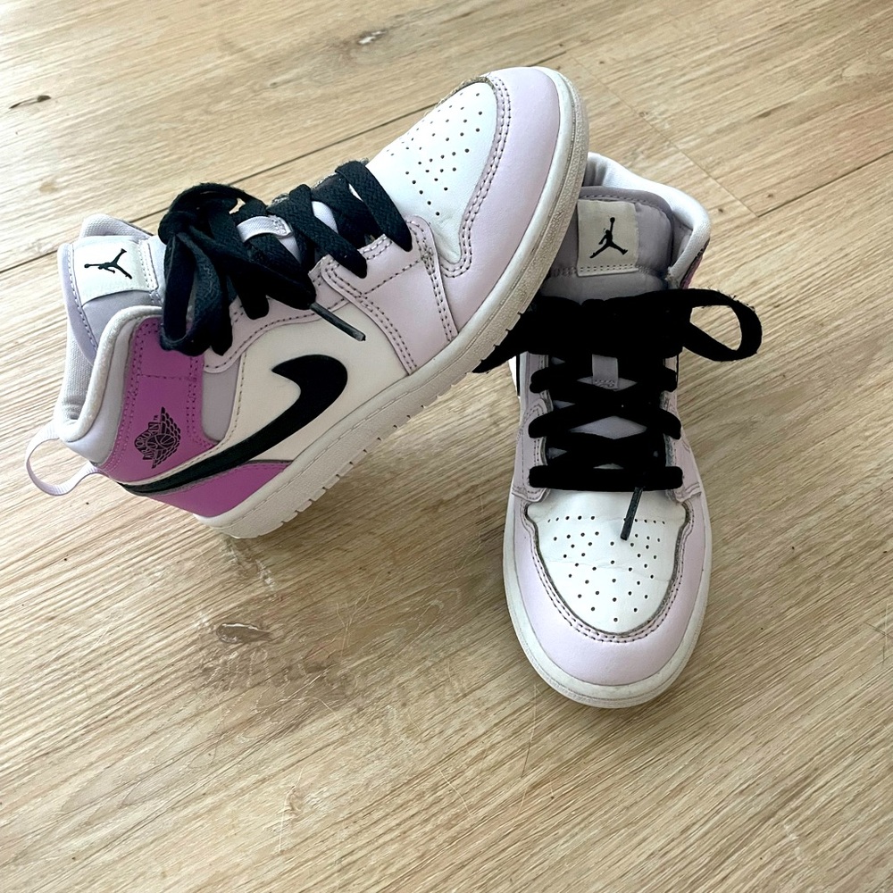 Air Jordan 1 Mid GS 'Barely Grape' | Purple | Kid's Size 1 youth